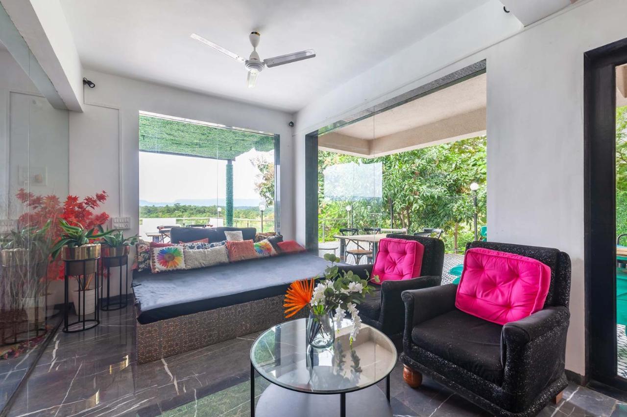 Stayvista'S Vine & Splash - Riverside Villa With An Infinity Pool And Indoor Games Karjat Esterno foto