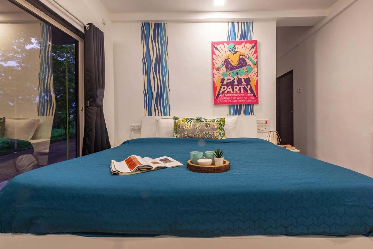 Stayvista'S Vine & Splash - Riverside Villa With An Infinity Pool And Indoor Games Karjat Esterno foto