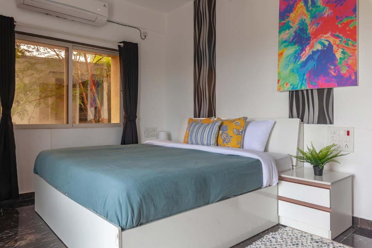 Stayvista'S Vine & Splash - Riverside Villa With An Infinity Pool And Indoor Games Karjat Esterno foto
