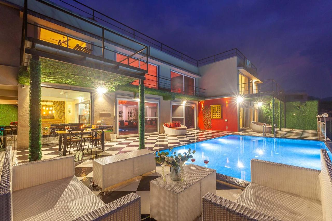 Stayvista'S Vine & Splash - Riverside Villa With An Infinity Pool And Indoor Games Karjat Esterno foto
