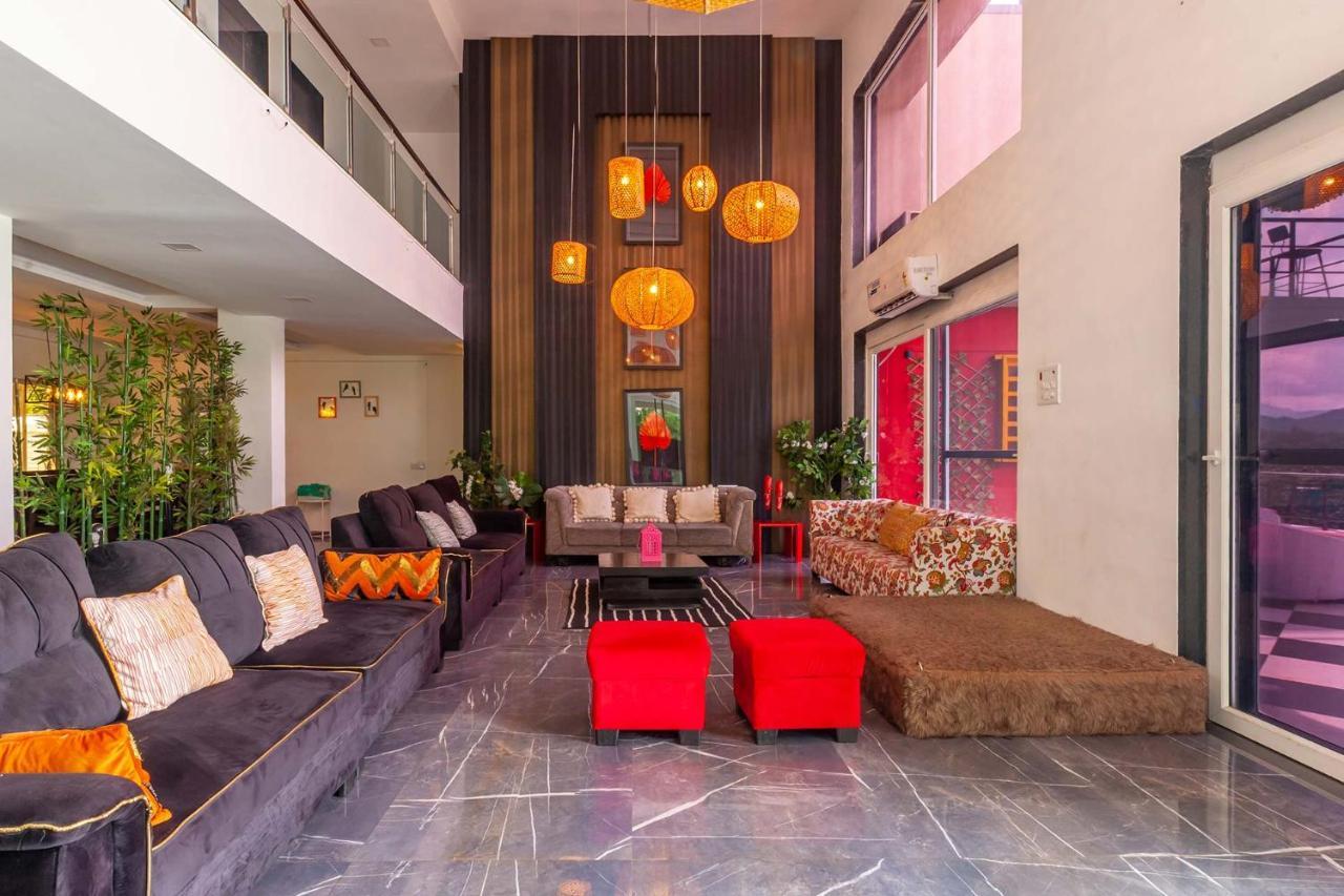 Stayvista'S Vine & Splash - Riverside Villa With An Infinity Pool And Indoor Games Karjat Esterno foto