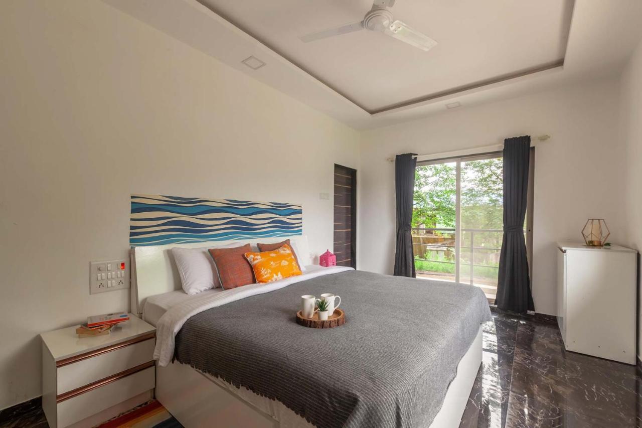 Stayvista'S Vine & Splash - Riverside Villa With An Infinity Pool And Indoor Games Karjat Esterno foto