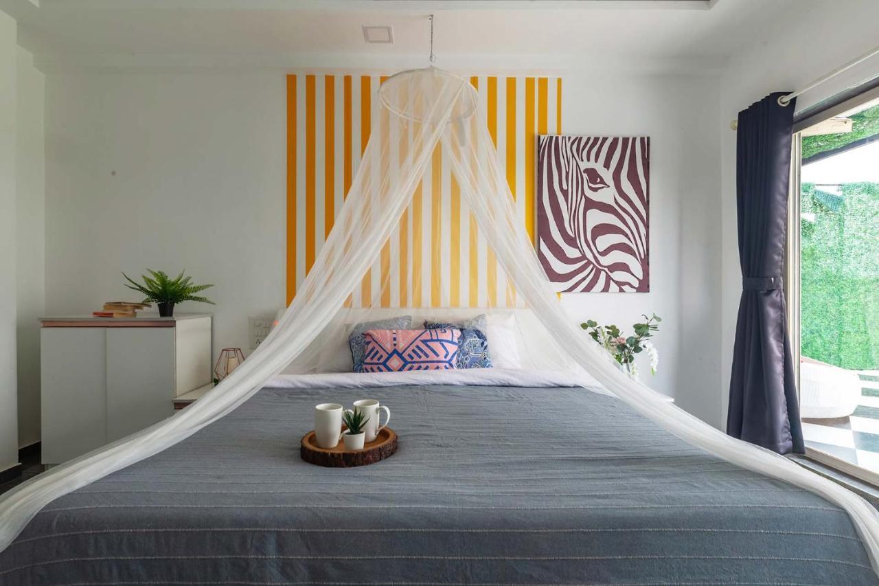 Stayvista'S Vine & Splash - Riverside Villa With An Infinity Pool And Indoor Games Karjat Esterno foto